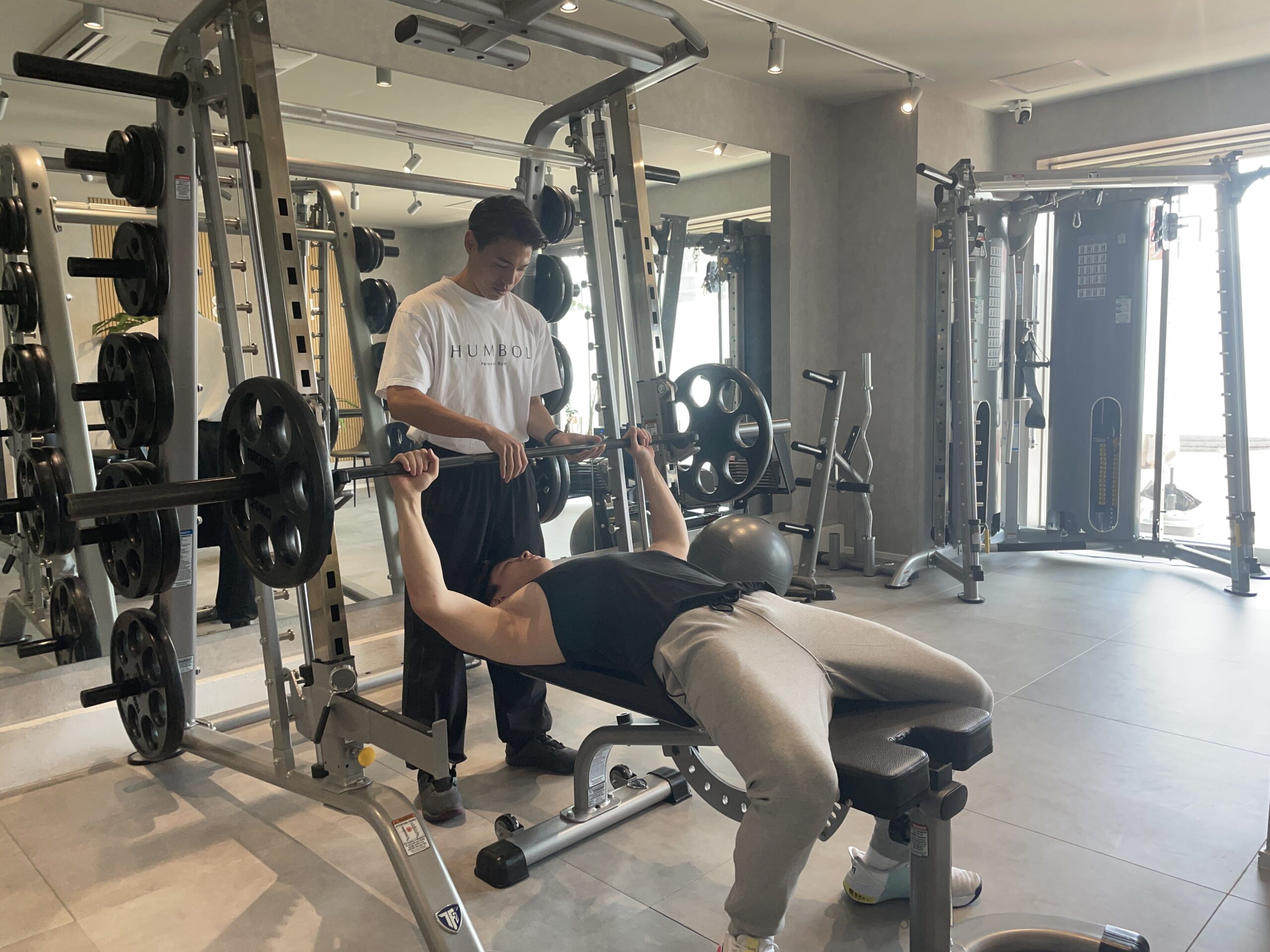 ベンチプレス、パーソナルトレーニング画像